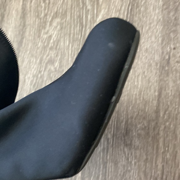 Black heeled ankle booties - Picture 7 of 17